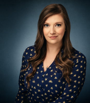Portrait of Erin Elise, Affiliate Broker.