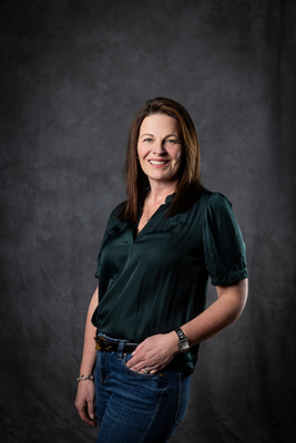 Portrait of Christin Dewar, Affiliate Broker